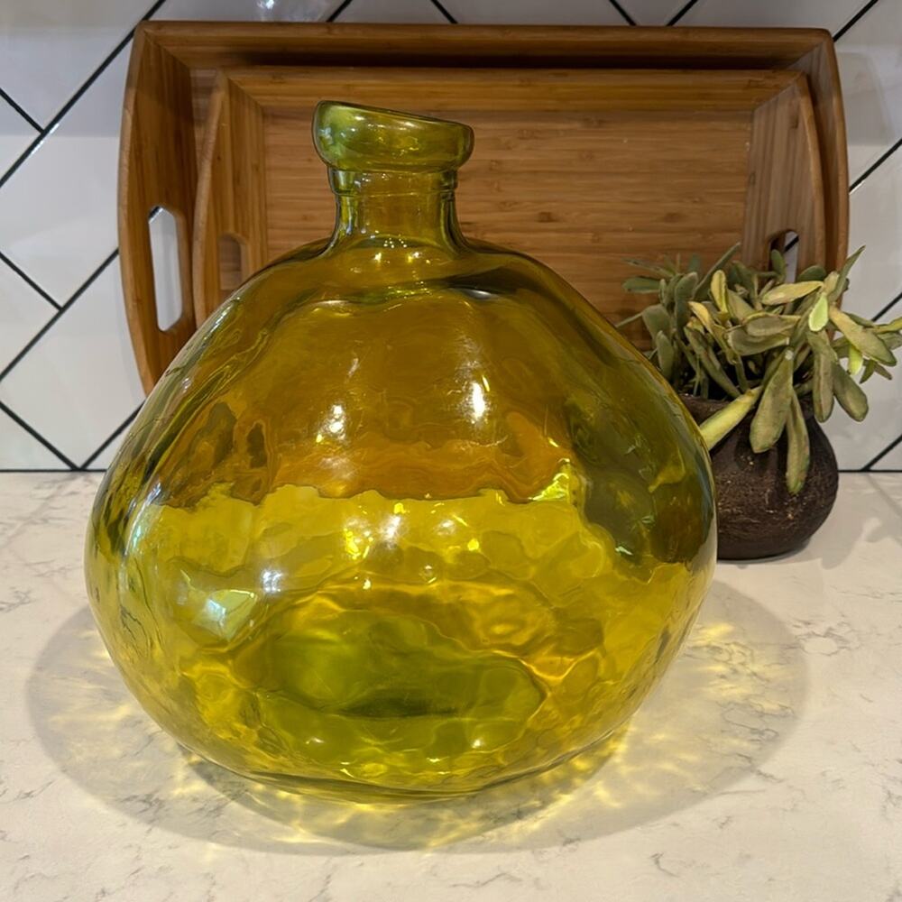 Viva Terra Recycled blown glass chartreuse retro modern unique made in Spain